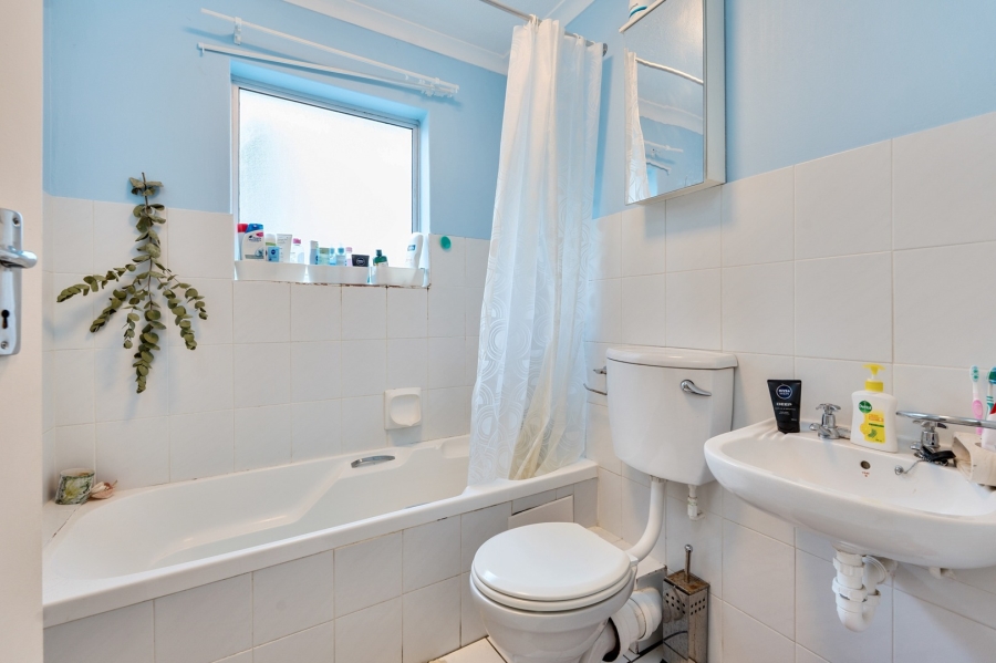 2 Bedroom Property for Sale in Claremont Western Cape